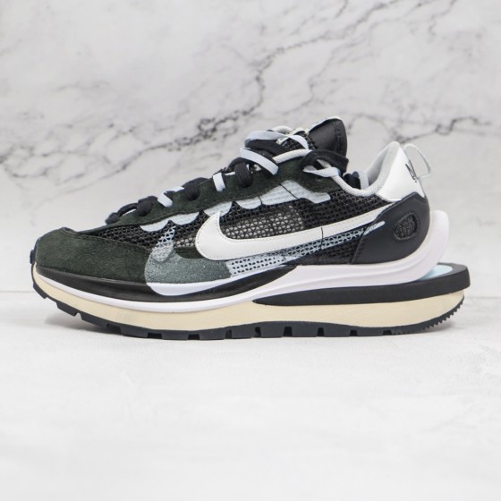Nike Vaporwaffle sacai Black White CV1363-001