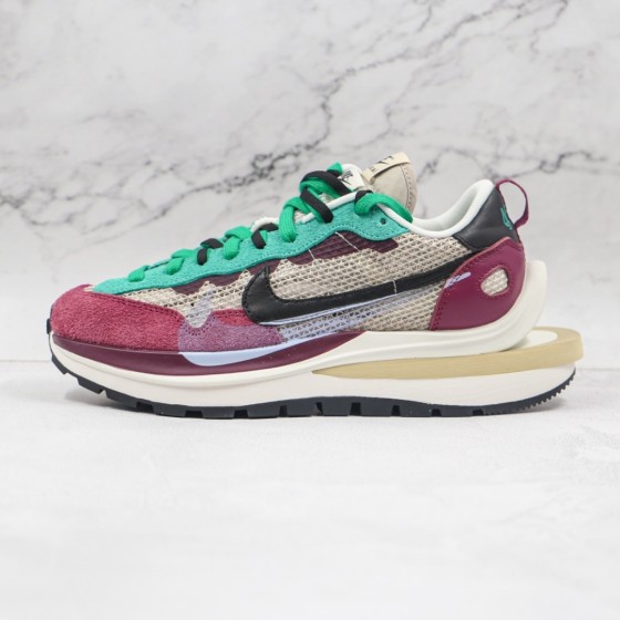 Nike Vaporwaffle sacai Villain Red Neptune Green DD3035-200